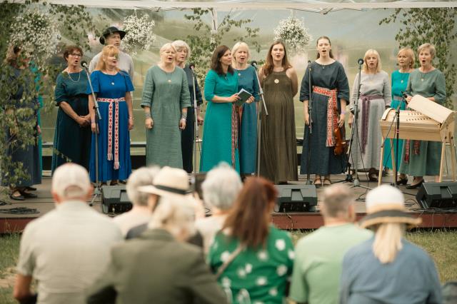 Folkloras kopa "Dāre"